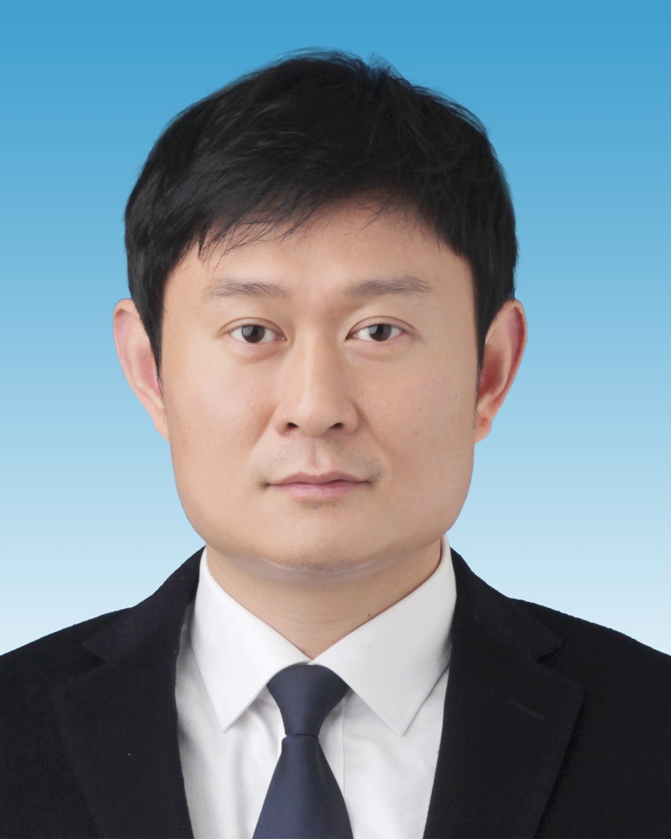莫   靚
